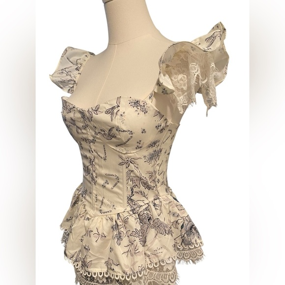 Elegant Cream Floral Ruffle Top - Picture 14 of 15